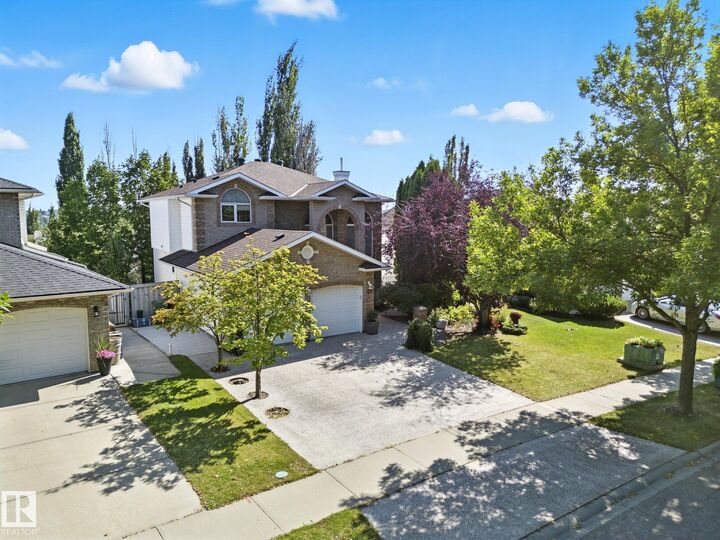 Property Photo:  29 Oakdale Place  AB T8N 6L7 