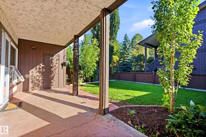 Property Photo: 258 Surrey Gardens NW AB T5T 1Z3