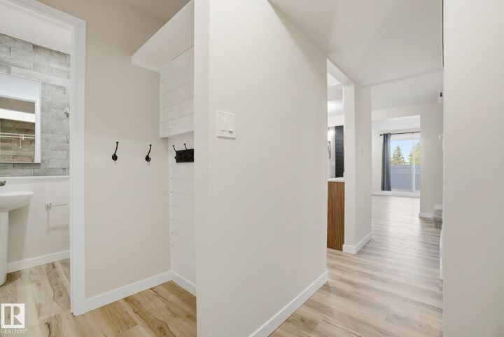 Property Photo:  71 Lancaster Terrace NW  AB T5X 5S5 