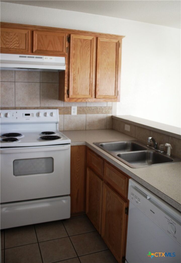Property Photo:  1402 Chips B  TX 76549 