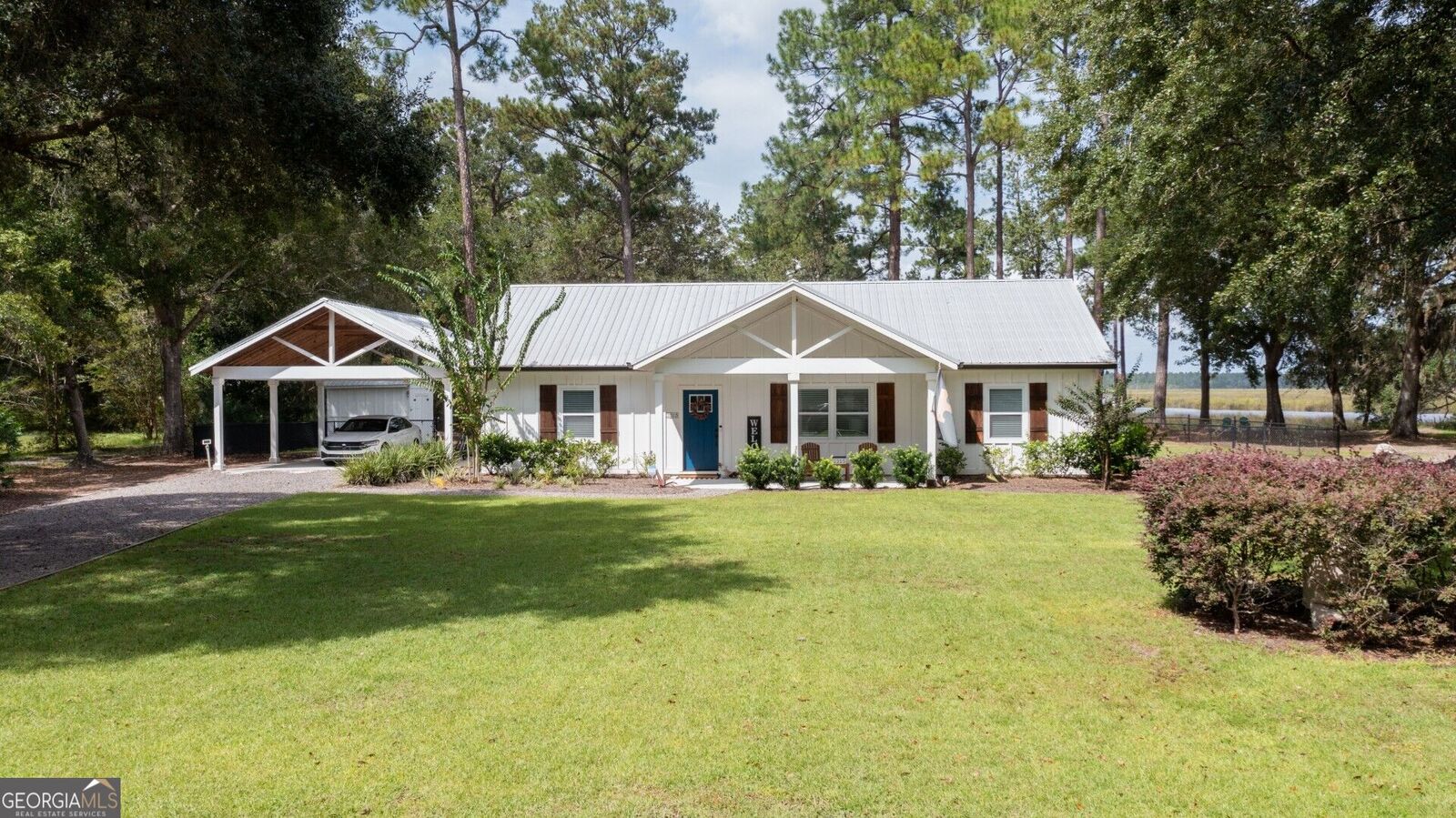 Property Photo: 2215 Oscar Road GA 31568