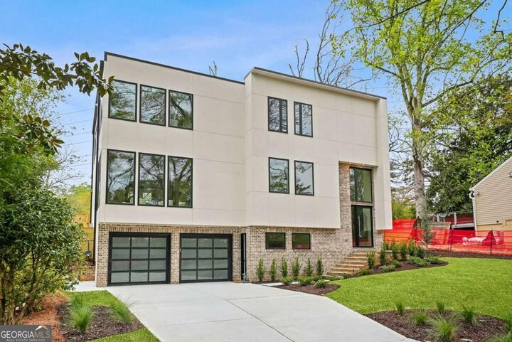 Property Photo: 1260 Kingsley Circle NE GA 30324