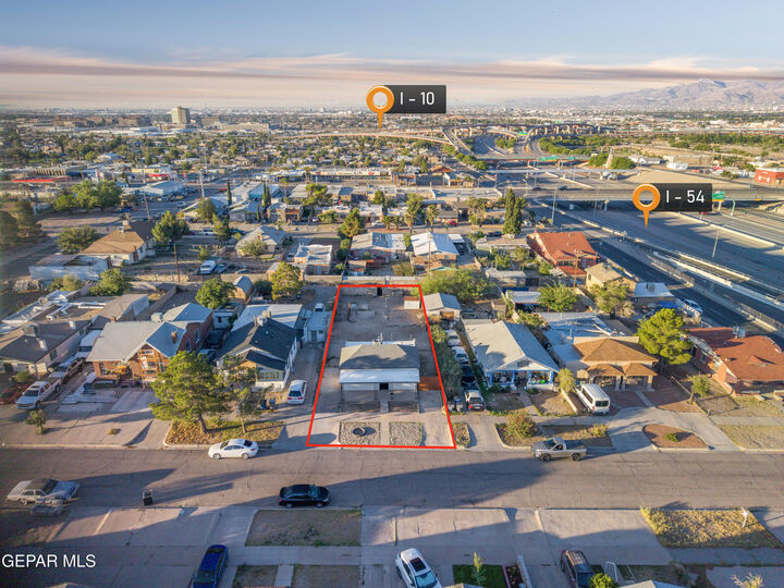 Property Photo: 4312 Clifton Avenue TX 79903