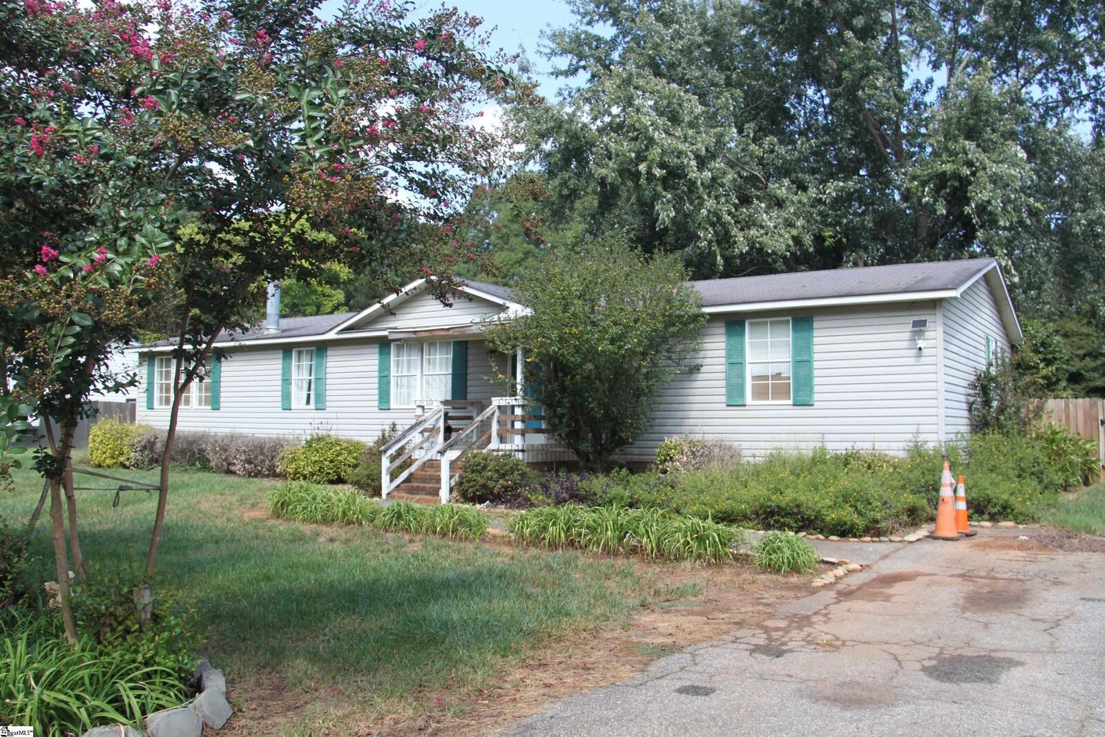 Property Photo: 1637 Anderson Ridge Road SC 29681-4309