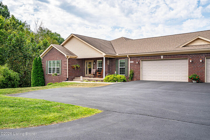 Property Photo:  1022 Classic Way  KY 40245 