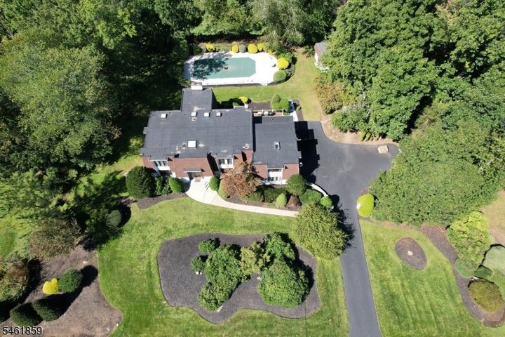 Property Photo: 690 Orchard Ln NJ 07417
