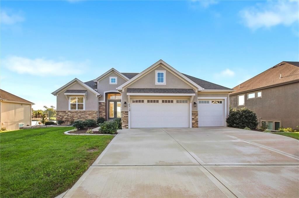Property Photo: 4313 Lakeshore Drive KS 66007