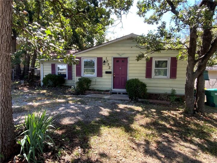 Better Homes and Gardens Real Estate Kansas City Homes - Plaza/Kansas City Office