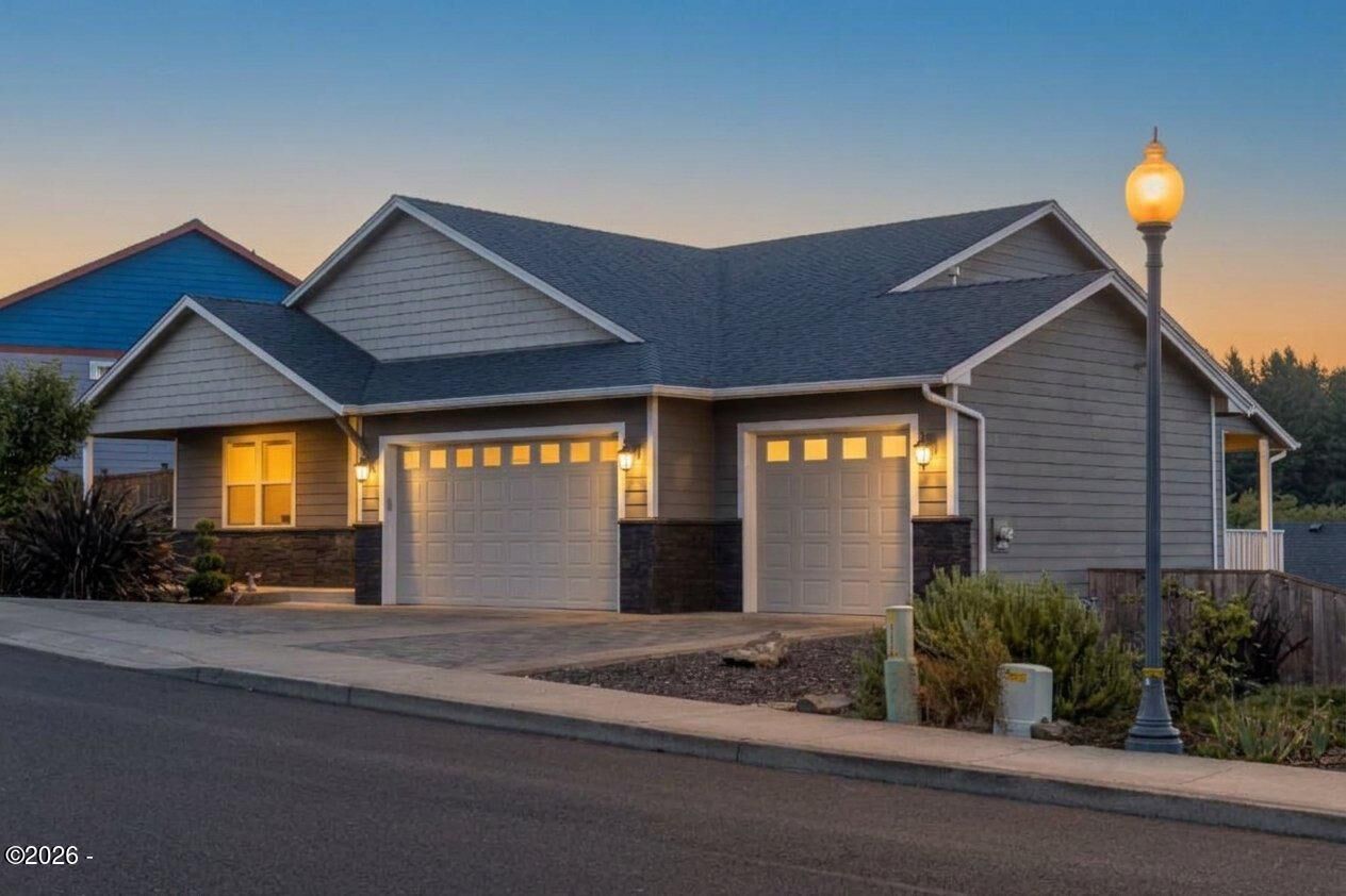 Property Photo: 5294 NE Voyage Avenue OR 97367