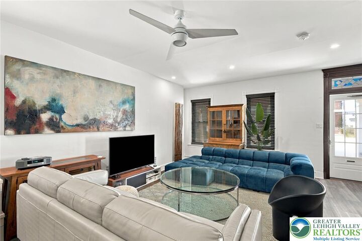 Property Photo:  562 Ridge Street  PA 18049 