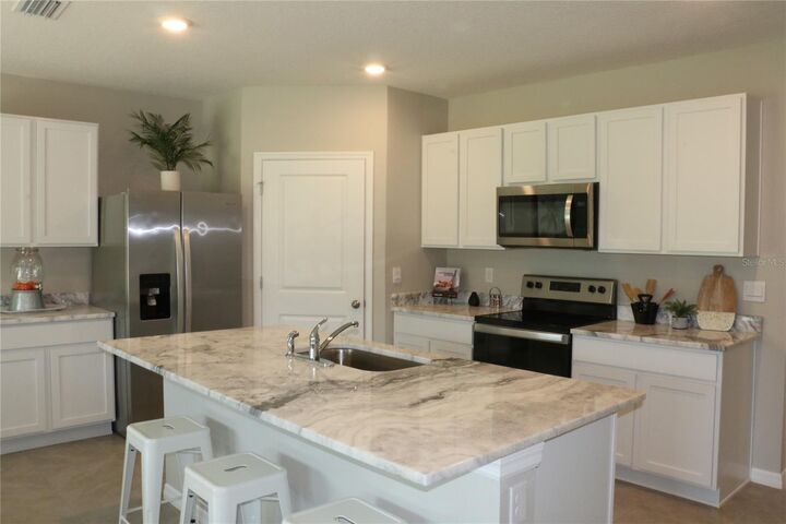 Property Photo:  5119 Adega Way  FL 34211 