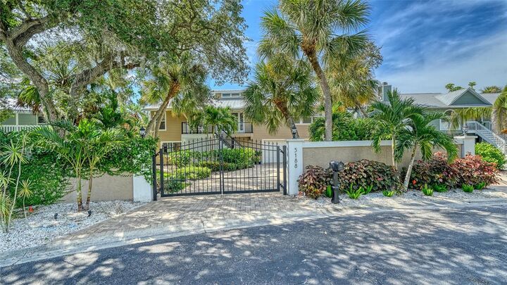 Property Photo: 5188 Siesta Woods Drive FL 34242