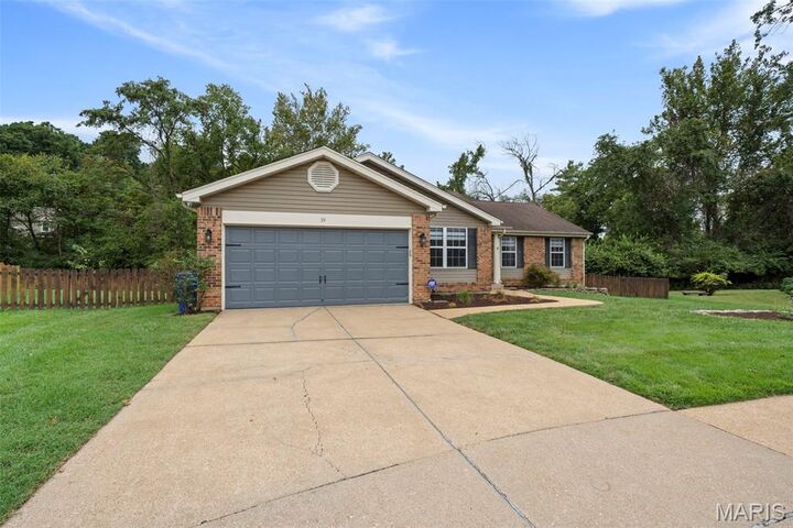 Property Photo:  39 Gentle Court  MO 63026 