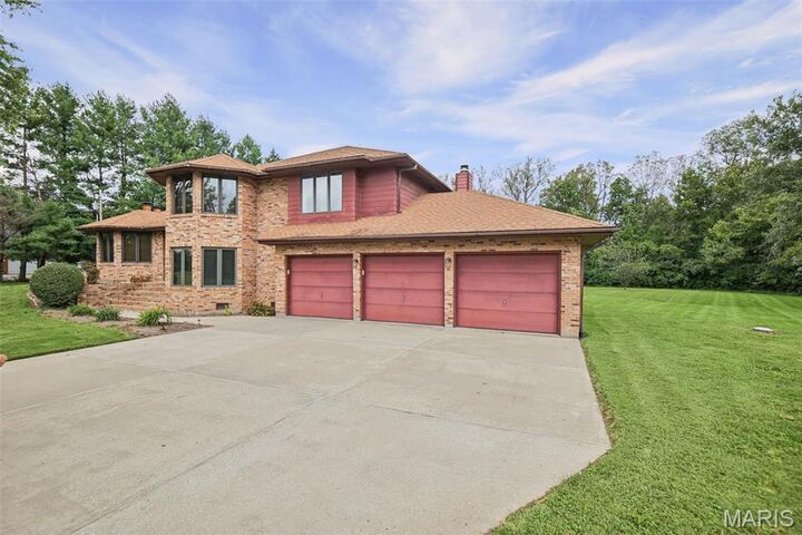 Property Photo: 250 Hoffmann Lane IL 62226