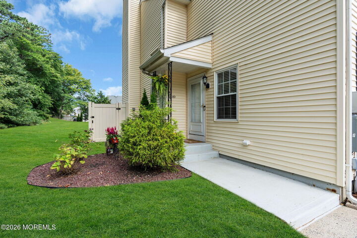 Property Photo:  49 Lantern Lane  NJ 08872 
