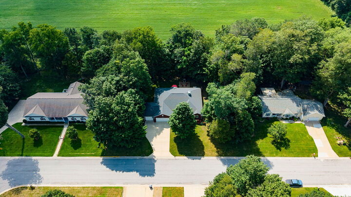 Property Photo: 1106 Barton Street MI 49078