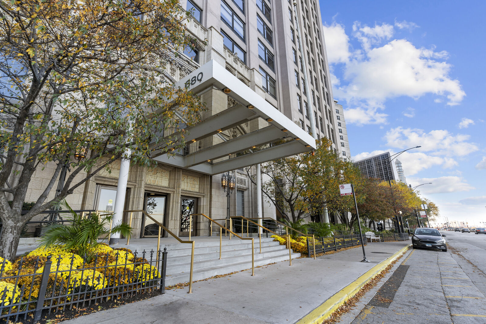 Property Photo: 680 N Lake Shore Drive 1103 IL 60611