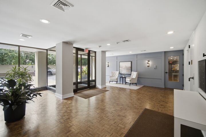 Property Photo:  640 Winnetka Mews 403  IL 60093 