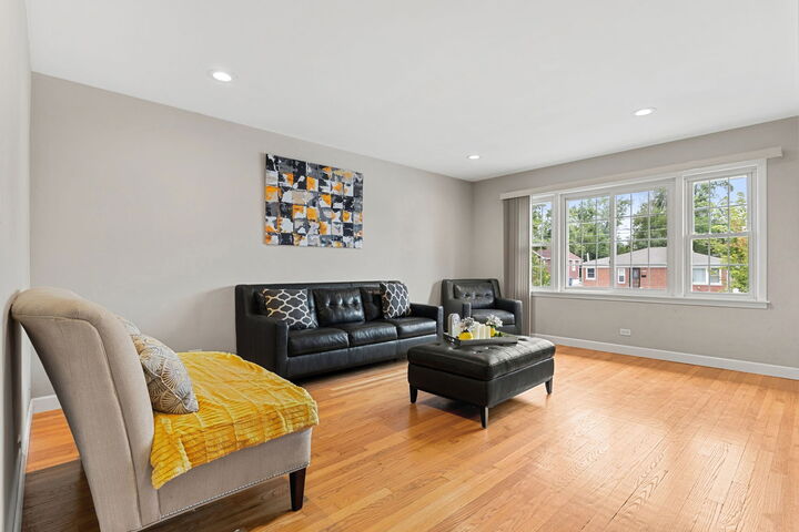 Property Photo:  5705 W Maple Avenue  IL 60163 