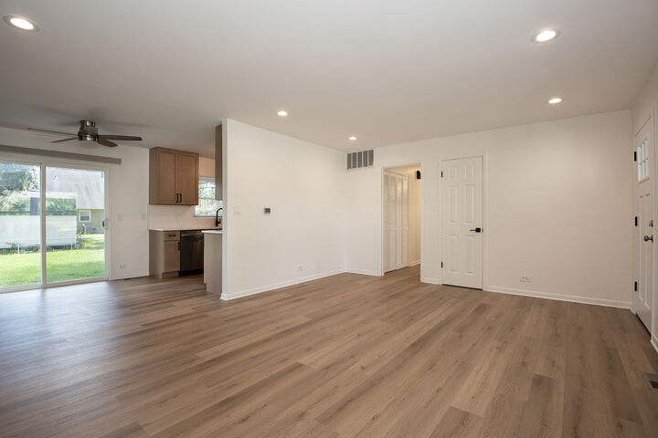 Property Photo: 1021 Lonsdale Road IL 60007