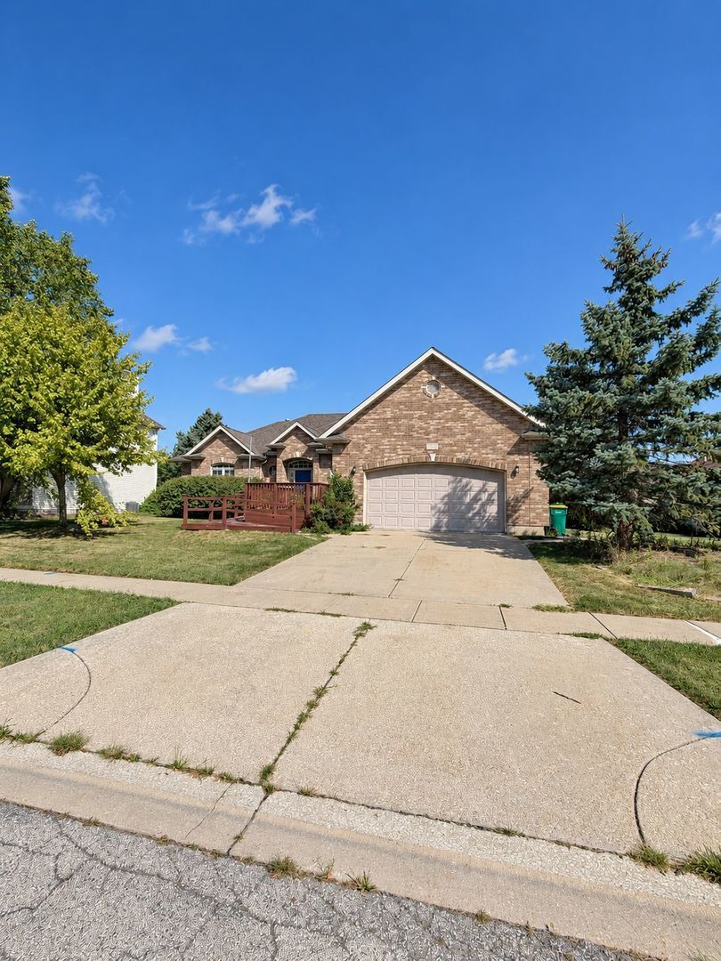 Property Photo:  635 Nathan Lattin Lane  IL 60178 