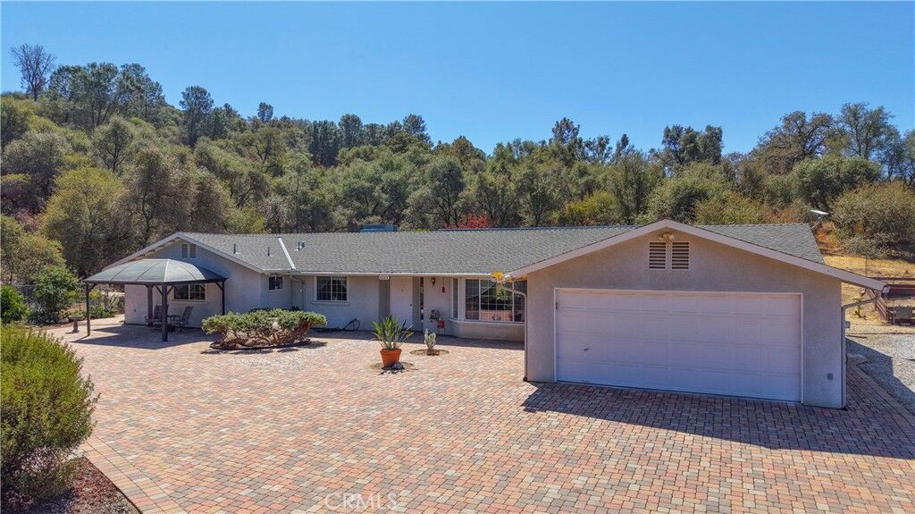 Property Photo:  46514 Longview Lane W  CA 93614 