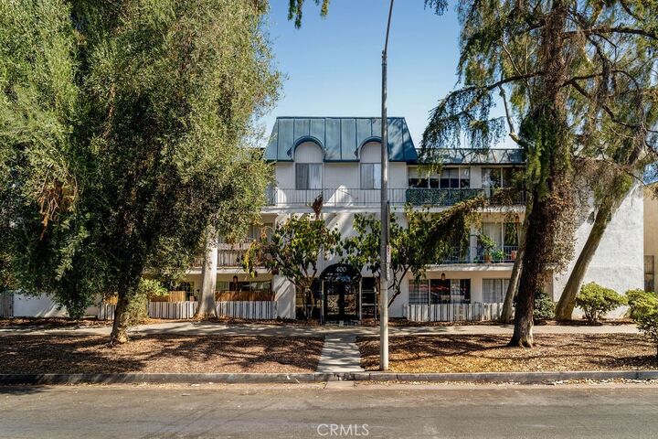 Property Photo: 400 S La Fayette Park Place 315 CA 90057