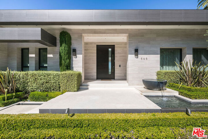 Property Photo:  565 Evelyn Place  CA 90210 