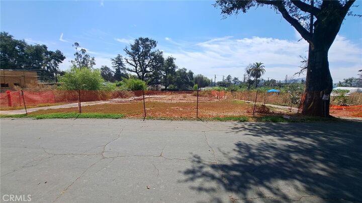 Property Photo:  136 E Harriet  CA 91001 