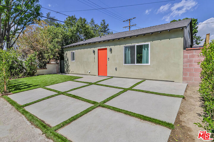 Property Photo:  11801 Albers  CA 91607 