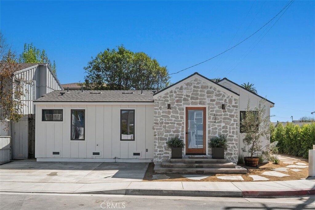 Property Photo:  634 Glenneyre  CA 92651 