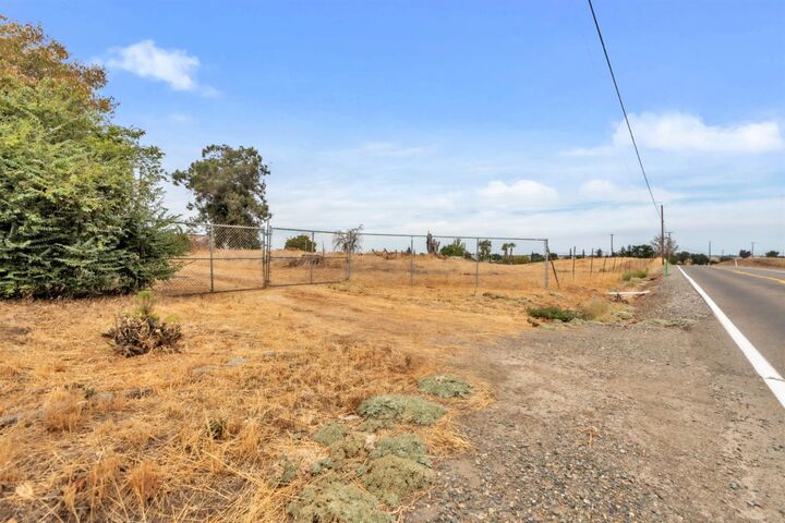 Property Photo:  5230 Excelsior Road  CA 95827 