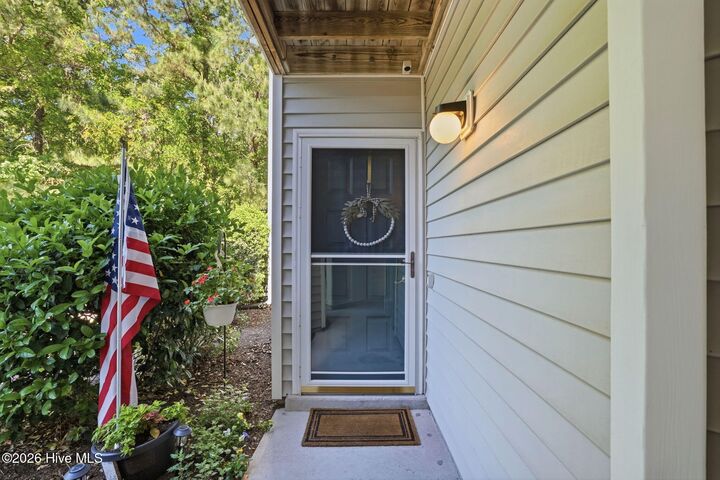 Property Photo:  4108 Breezewood Drive Apt 101  NC 28412 