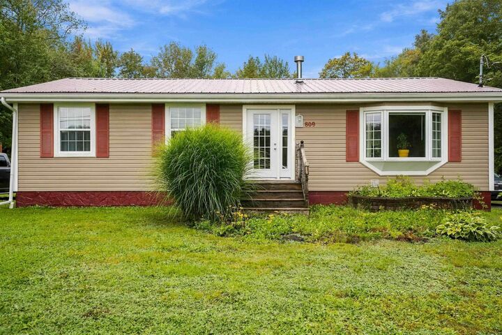 Property Photo: 809 Cleveland Road NS B0P 1E0