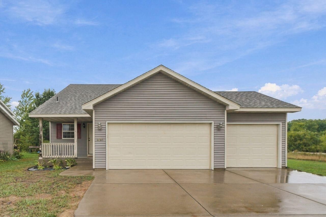 Property Photo: 4005 21st Avenue S MN 56301