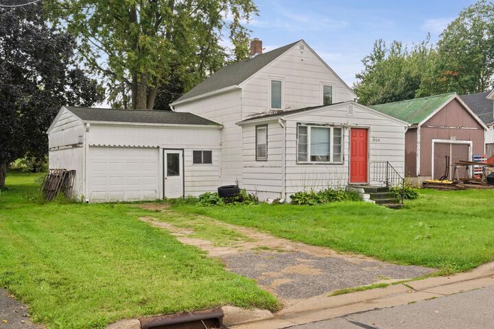 Property Photo: 1004 E Main Street MN 55921