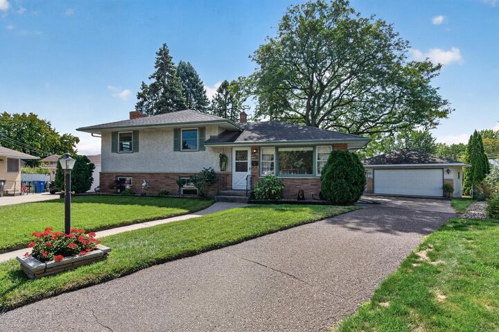 Property Photo: 2220 Cardinal Place MN 55119