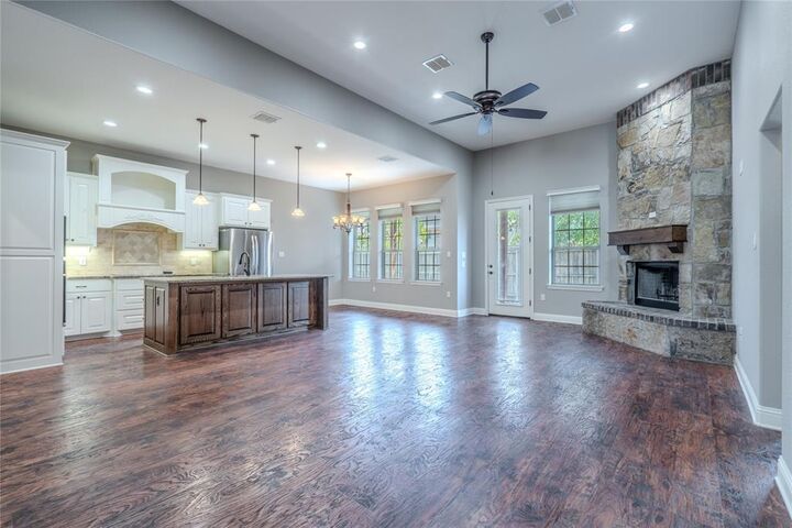 Property Photo: 3005 Dry Creek Court TX 76234
