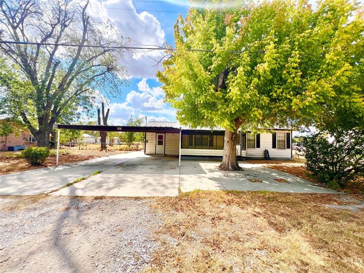 Property Photo:  502 N Sixth Street  TX 76823 