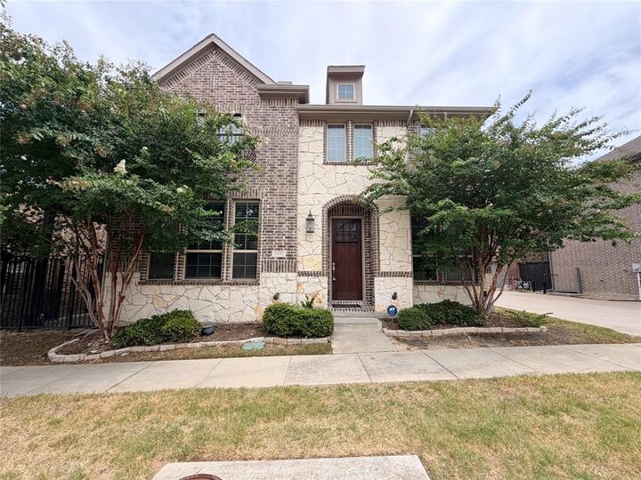 Property Photo: 2432 Cathedral Drive TX 75080