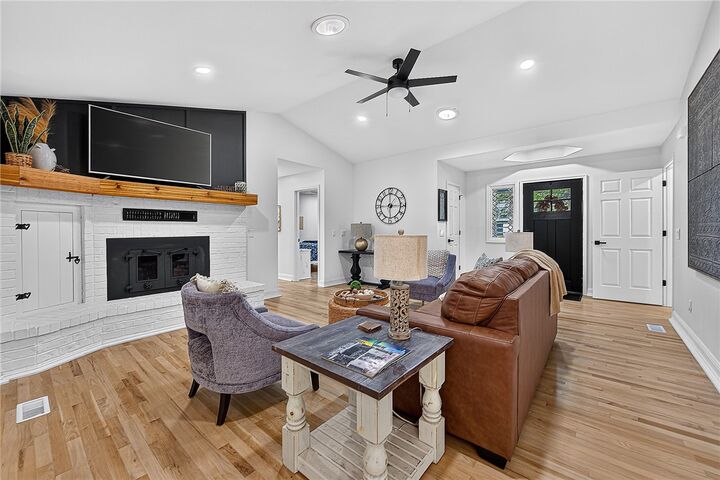 Property Photo:  5 Dunvegan Lane  AR 72715 