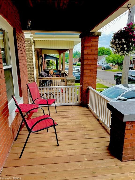 Property Photo:  104 Mary Street  ON N3S 3B7 