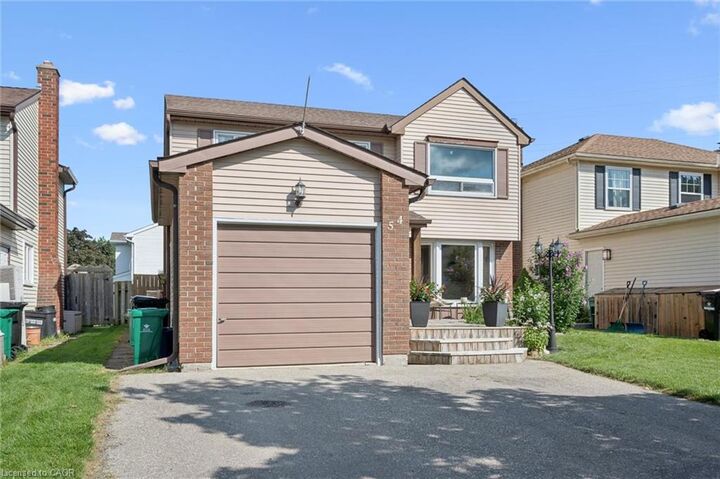 Property Photo:  54 Royal Orchard Place  ON N2N 1Z6 