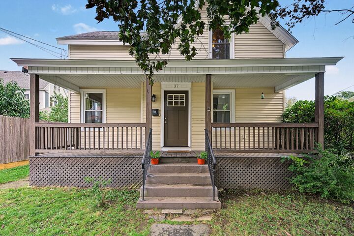 Property Photo:  37 Elm St  MA 01301 