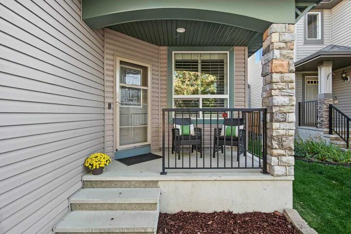 Property Photo:  162 Brightonstone Landing SE  AB T2Z 4W3 