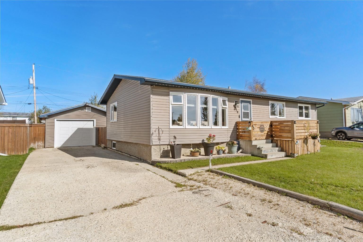 Property Photo:  5010 North Avenue  AB T0G 2C0 