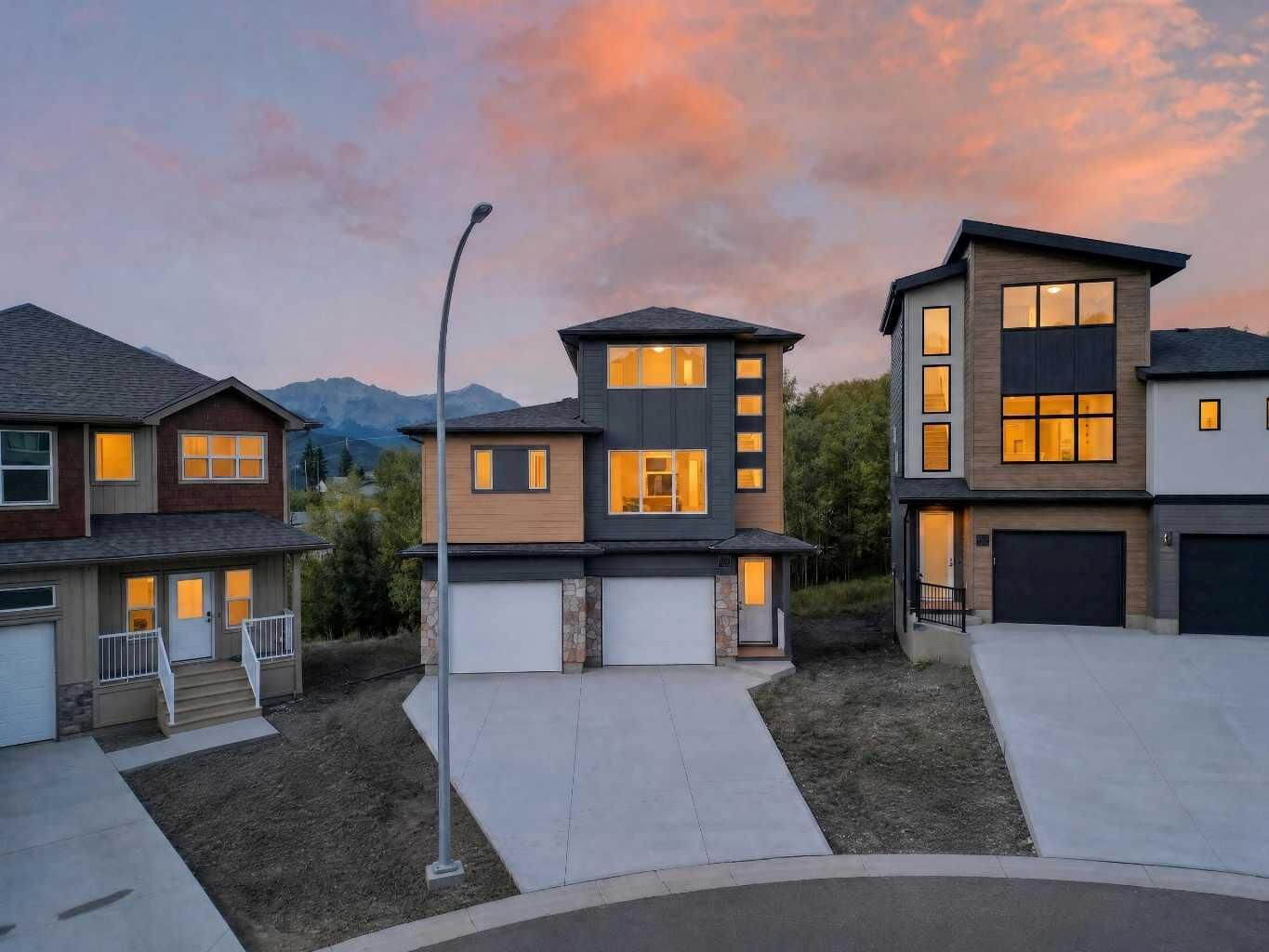 Property Photo:  8602 25 Avenue  AB T0K 0M0 
