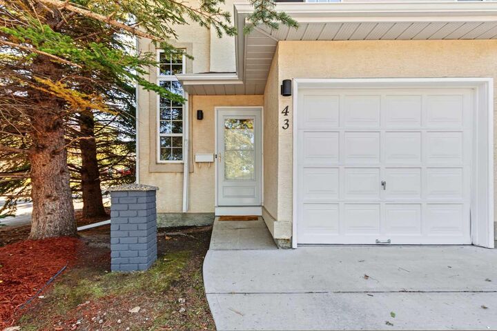 Property Photo: 43 Shawinigan Lane SW AB T2Y 3B5