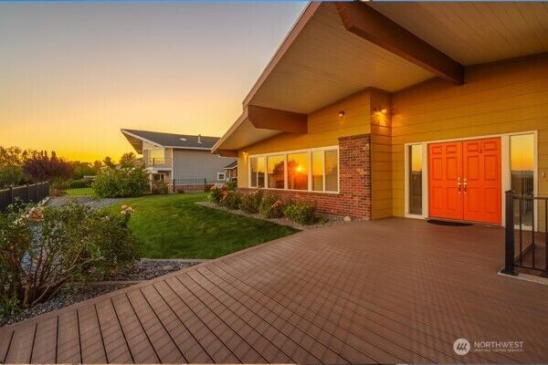 Property Photo:  61  Pelican Place  NE  WA 98837 