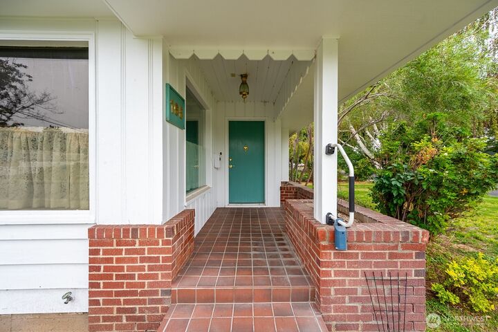 Property Photo: 165 D Street SW WA 98823